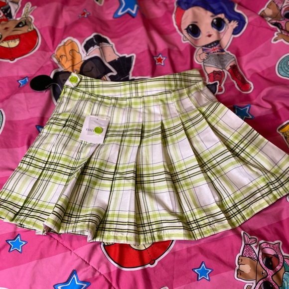 F21 green plaid skirt - Picture 6 of 8